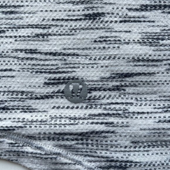 Women's Lululemon Short Sleeve shirt - Picture 5 of 5